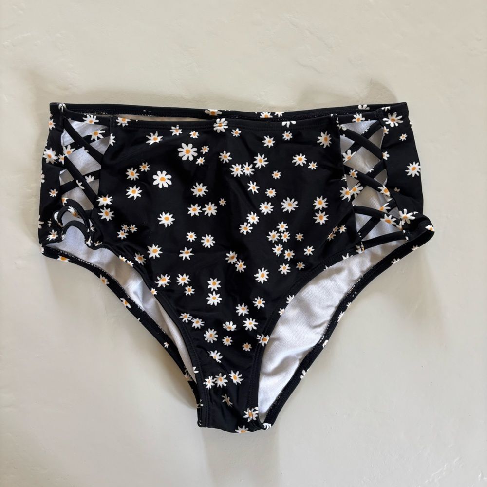 California Waves Black Daisy Lattice-Side Bikini Bottom